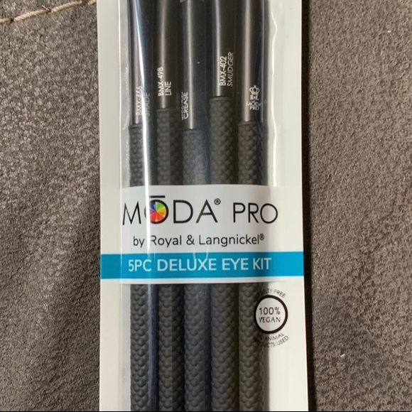 moda pro Other - BRAND NEW MODA Pro makeup brushes moda pro Other - BRAND NEW MODA Pro makeup brushes